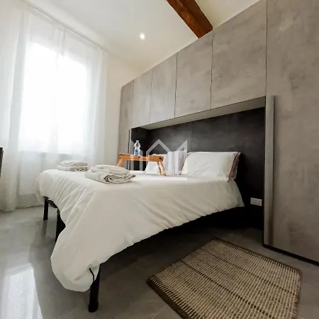 Gold River House Ferrara