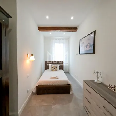 Apartman Gold River House