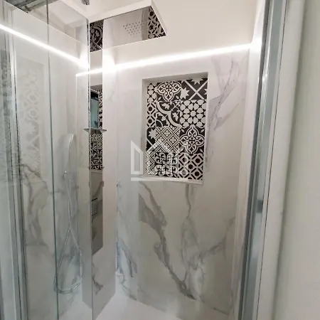 Gold River House 公寓 *