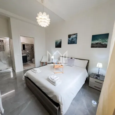 Gold River House 公寓