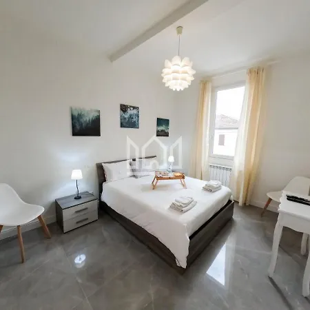 Gold River House 公寓 费拉拉