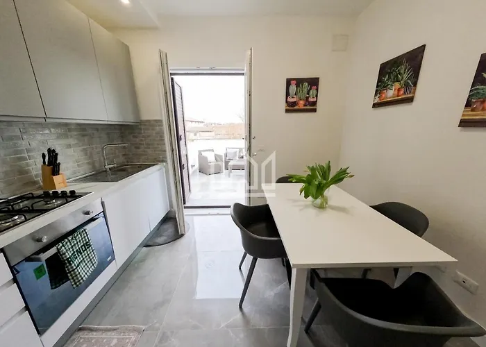 Gold River House Ferrara