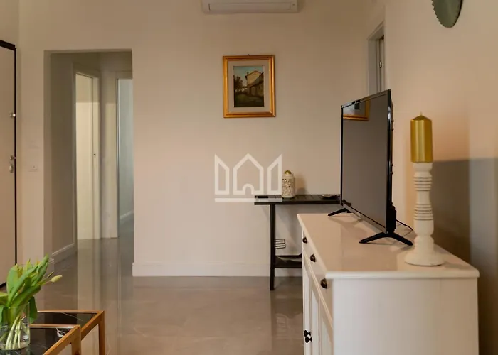 Gold River House * Ferrara