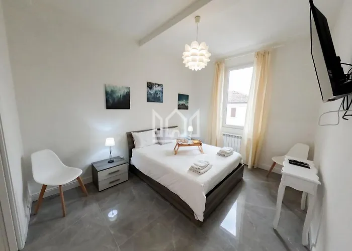 Gold River House Appartamento Ferrara